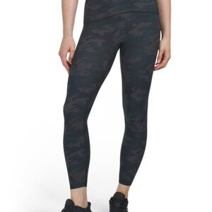 Spanx Booty Boost® Active Camo 7/8 Leggings Size S